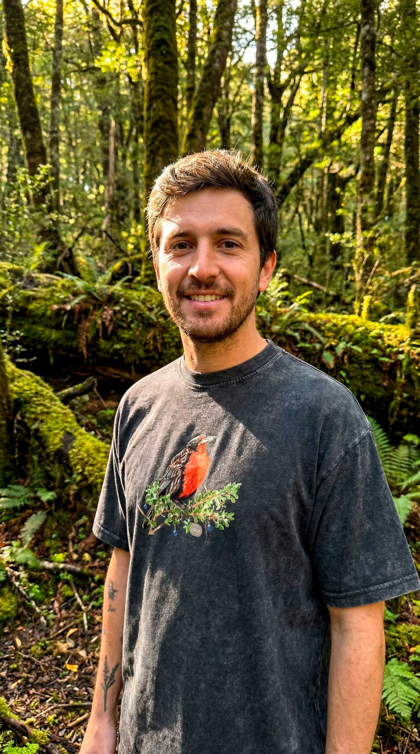 Polera ilustrada Loica