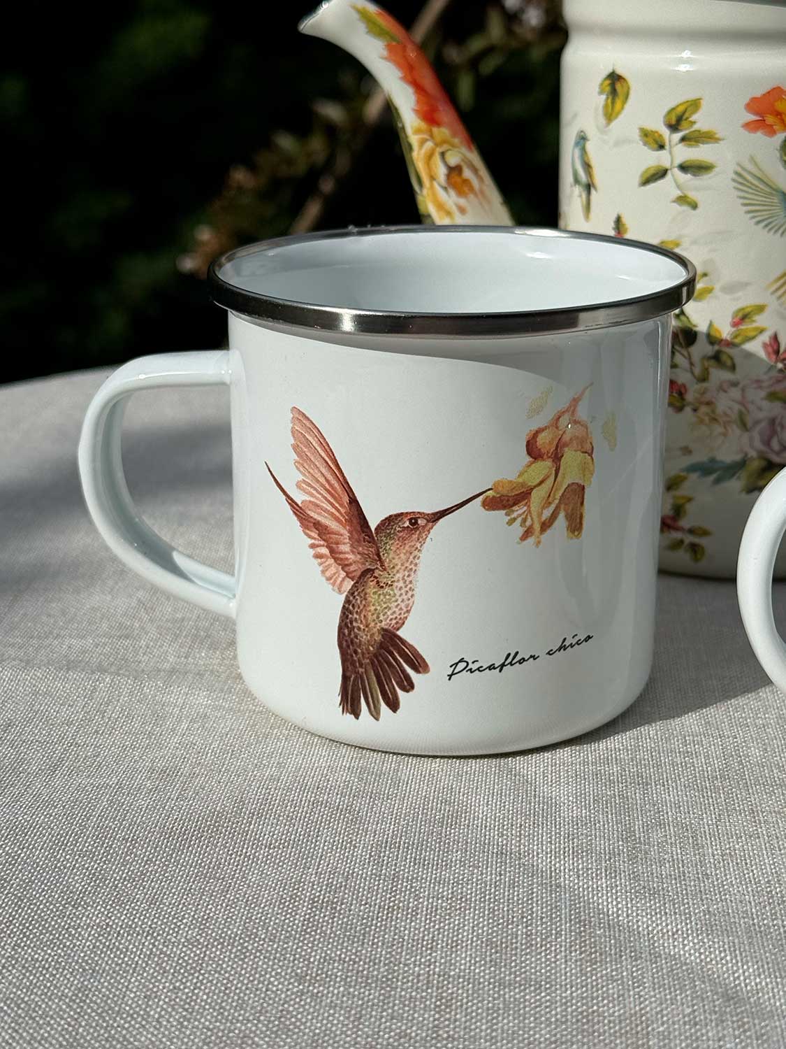 Set de Té Enlozado: Tetera con filtro picaflor + 2 Tazones